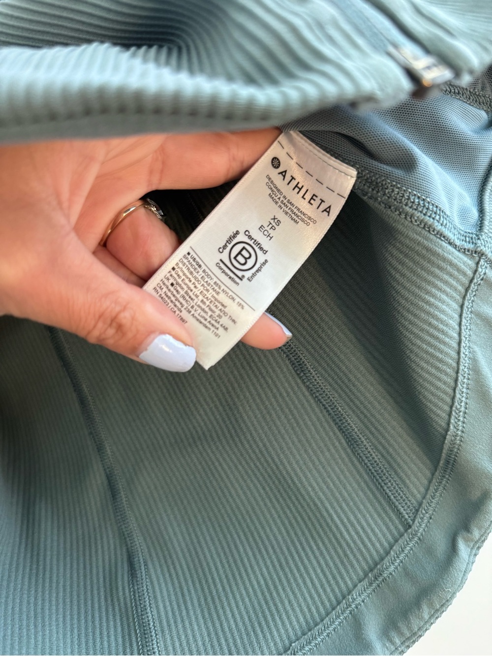 Athleta salutation ribbed jacket in green/sage color - Picture 4 of 7